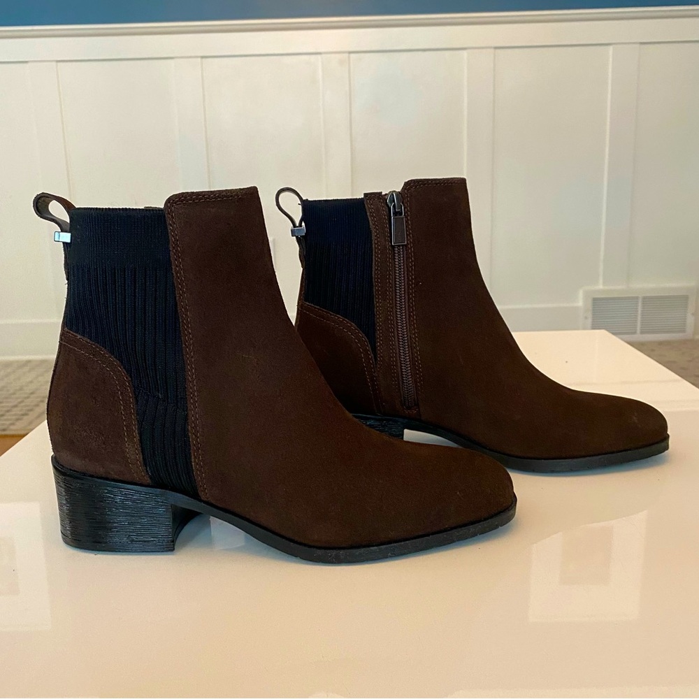 Kenneth Cole Reaction Women’s Salt Stretch Bootie Brown Size 7.5 NWOT